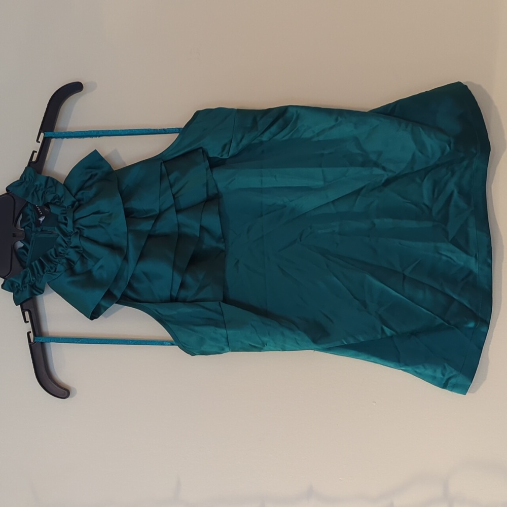The Limited Dark Green Ruffled Halter Top, Size S